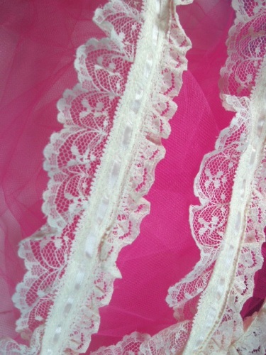 C109  Ivory Ruffled Lace Satin Trim 2"