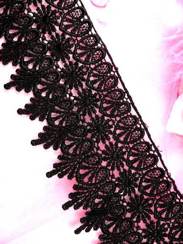 C182  Black Heart Venice Lace Sewing Trim 4"