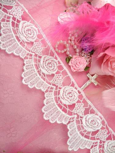 C227 White Rose Victorian Venice Lace Trim  2.75"