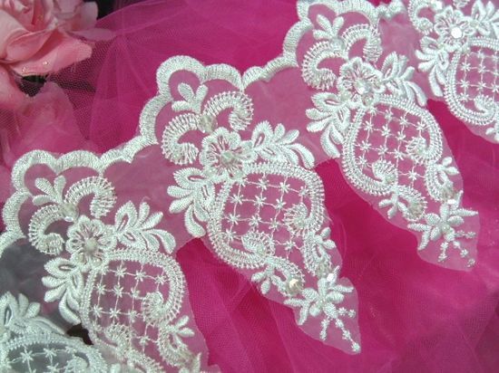 C511279 LG White Lace Pearl Victorian Sewing Trim 6.5"