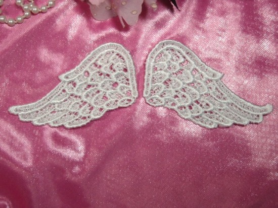 0125  White Venice Lace Wing Mirror Pair Appliques 2.75"