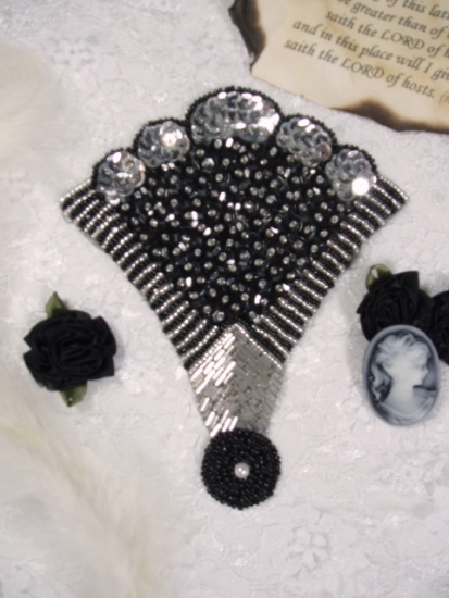 0376  Black/Silver Fan Epaulet Sequin Beaded Applique