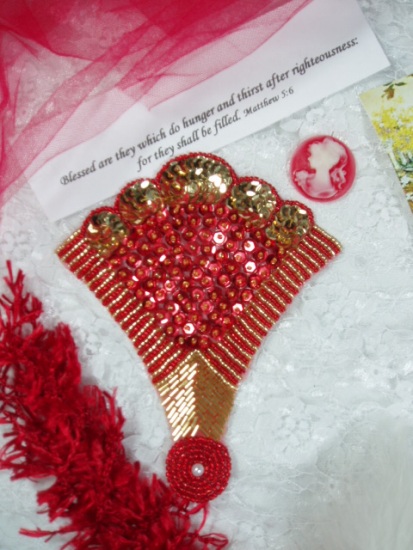 0376  Red/Gold Fan Epaulet Sequin Beaded Applique