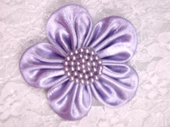 L11  Lavender Pearl Flower Applique 2.5"