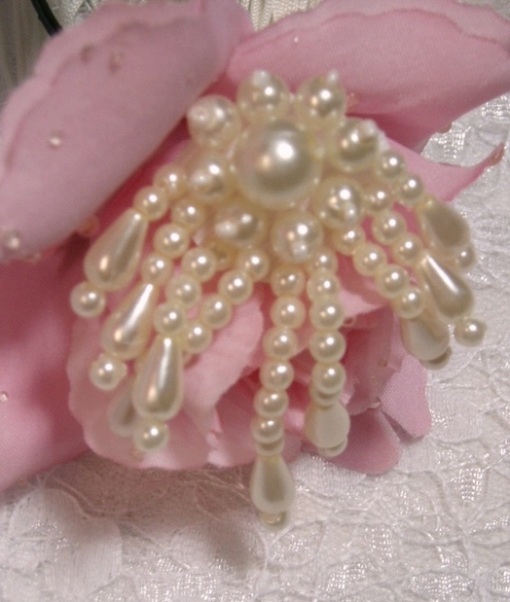 Ivory Dangle 2.25" Sequin Beaded Applique 0113