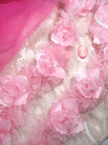 E5665 Lt Pastel Pink Rose Floral Stretchy Sewing Trim