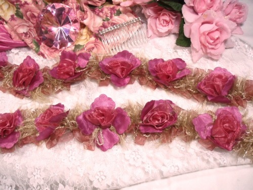 E5665 Pink Rose & Beige Rose Floral Stretchy Sewing Trim