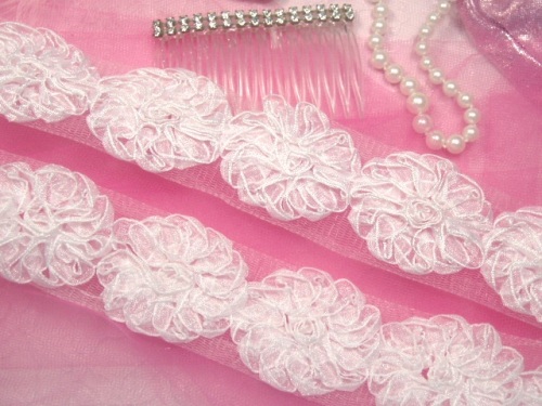 E6681 White Floral Lace Sewing Trim