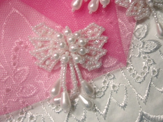 0036 Crystal & Pearl Bow 2" Sequin Beaded Applique  0036
