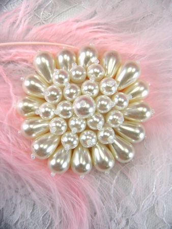 FS3330 Pearl Beaded Applique 2.5"