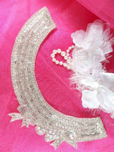 FS1495 Bow Collar Silver Beaded Applique 9"