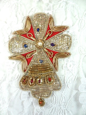 FS77 Gold and Red Cross Stiched Beaded Applique 3"