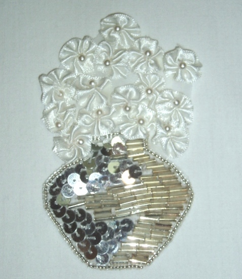 K50  Silver Flower Pot Vase Sequin Beaded Applique 3.75"