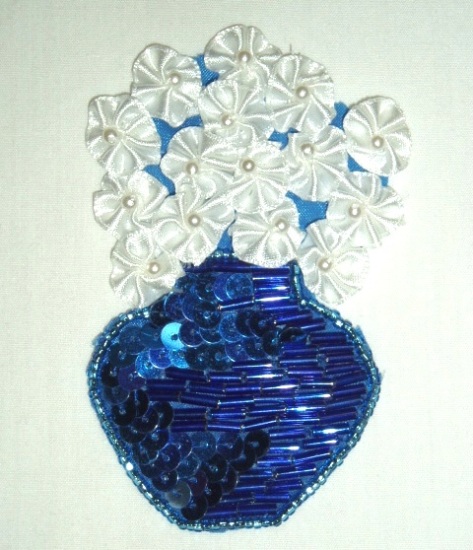 K50  Blue Flower Pot Vase Sequin Beaded Applique 3.75"