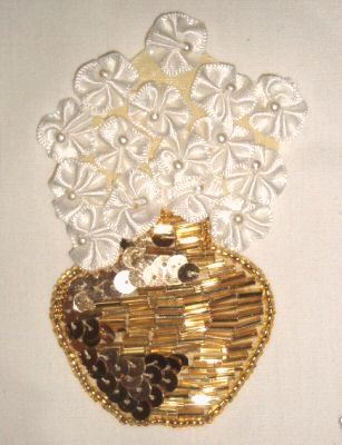 K50  Gold Flower Pot Vase Sequin Beaded Applique 3.75"
