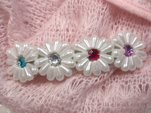HB13  White Pearl Pearl Beaded Hair bow