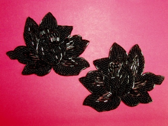 K8123 Black Rose Mirror Pair Beaded Applique 4.25"
