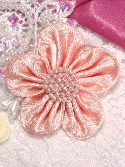 L11  Peach Beaded Flower Applique 2.5"