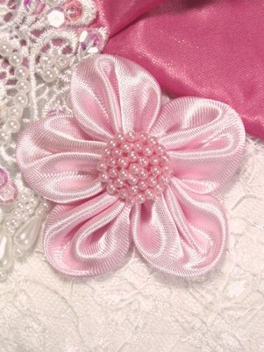 L11 Pink Beaded Flower Applique 2.5"