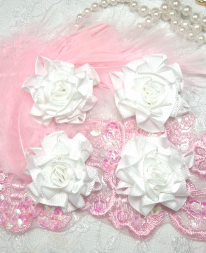L22  Lot of 4 White / White Floral Rose Flower Appliques 1.5"