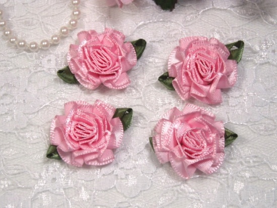 L22  Lot of 4 Pink Floral Rose Flower Appliques 1.5"