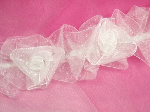 L28  White Organza Floral Sewing Trim 2.5"