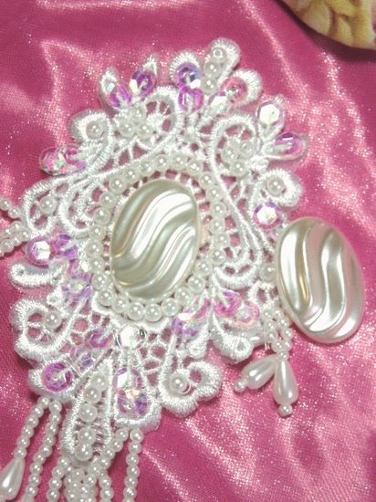 L42  Set of ( 2 ) Pearl Antique White Oval Swirl Acrylic Appliques 1.25"