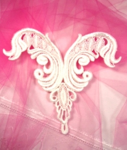 L70  Ivory Venice Lace Yoke Applique 7.5"