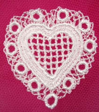 L7H  White Venise Lace Heart Applique 1.75"