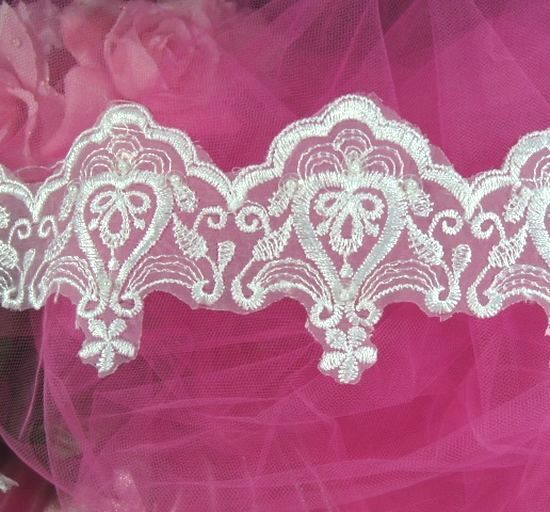 C41  White Venise Lace Victorian Sewing Trim 3.5"