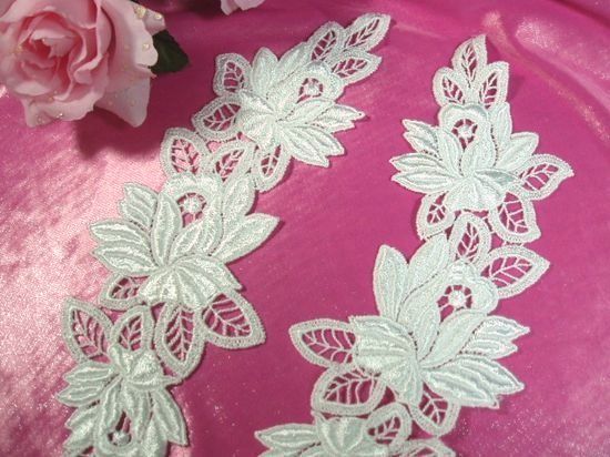 C118 White Mirror Pair Venise Lace Appliques 10"