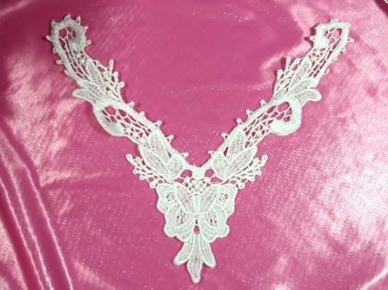 F30  White Venise Lace Applique 8"