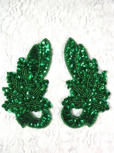 MA118  Kelly Green Sequin Beaded  Mirror Pair Appliques  4.25"