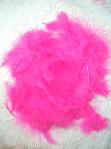 MR001 Package of Hot Pink Feathers 14 grams