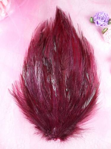 MR002 Burgundy Feather Pad Applique 7"