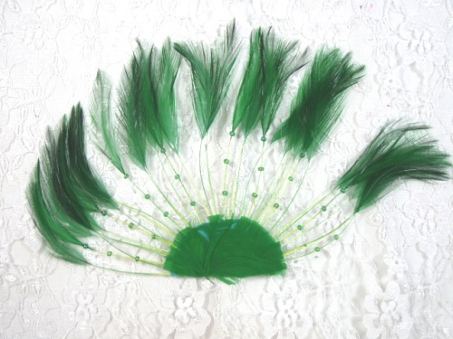 MR003   Green Half Circle Feather Applique 8"