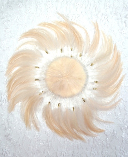 MR004   Beige Circle Feather Applique 8"