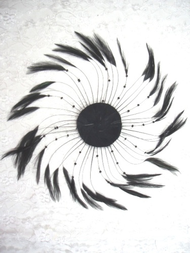 MR004   Black Circle Feather Applique 8"