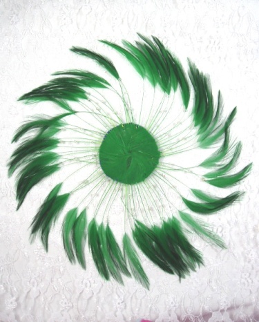 MR004 Green Circle Feather Applique 8"