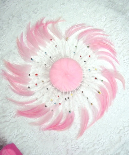 MR004   Pink Circle Feather Applique 8"