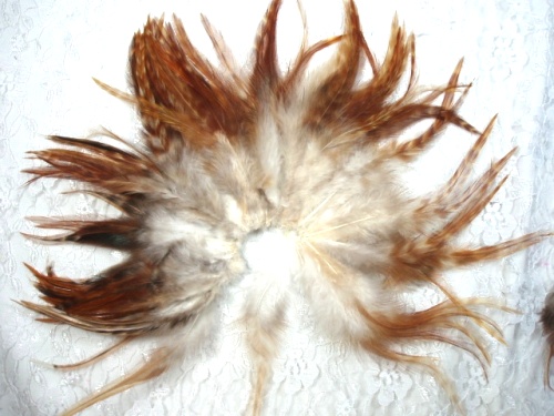 MR015  Saddle Hackle Feather Applique