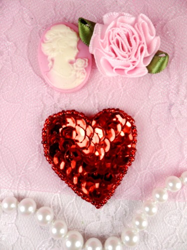 MS45 Red Heart Beaded Sequin Applique 1.5"