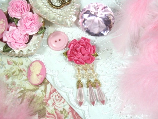 VD2  Mauve Pink Floral Dangle Beaded Applique 3"