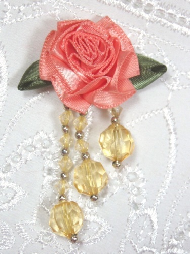 VD20  Peach/Gold Floral Dangle Beaded Applique 2.5"