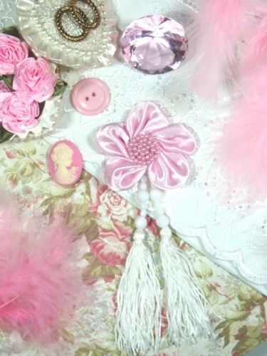VD6  Pink Floral Dangle Beaded Tassel Applique 6"