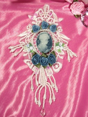 VG34  White Blue Venise Lace Cameo Applique 7.5"