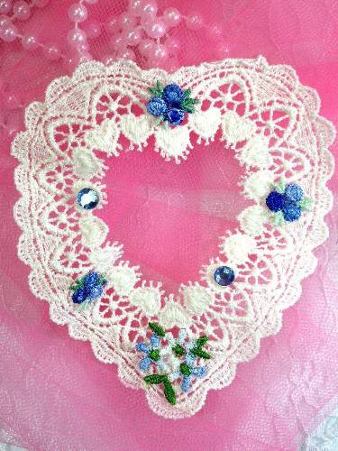 VG51  Ivory Blue Picture Frame Venise Lace Heart Applique 4.5"