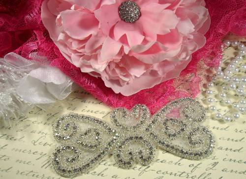 XR105 Double Heart Crystal Clear Silver Beaded Rhinestone Applique 5"