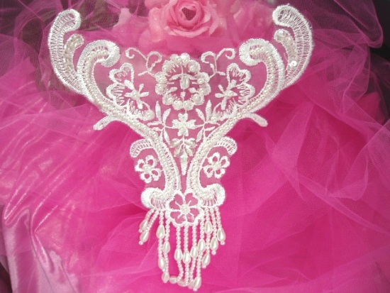0134  White Venice Lace Collar Applique 8.5"