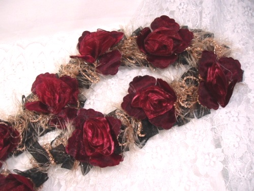 E5665 Burgundy Beige Rose Floral Stretchy Sewing Trim